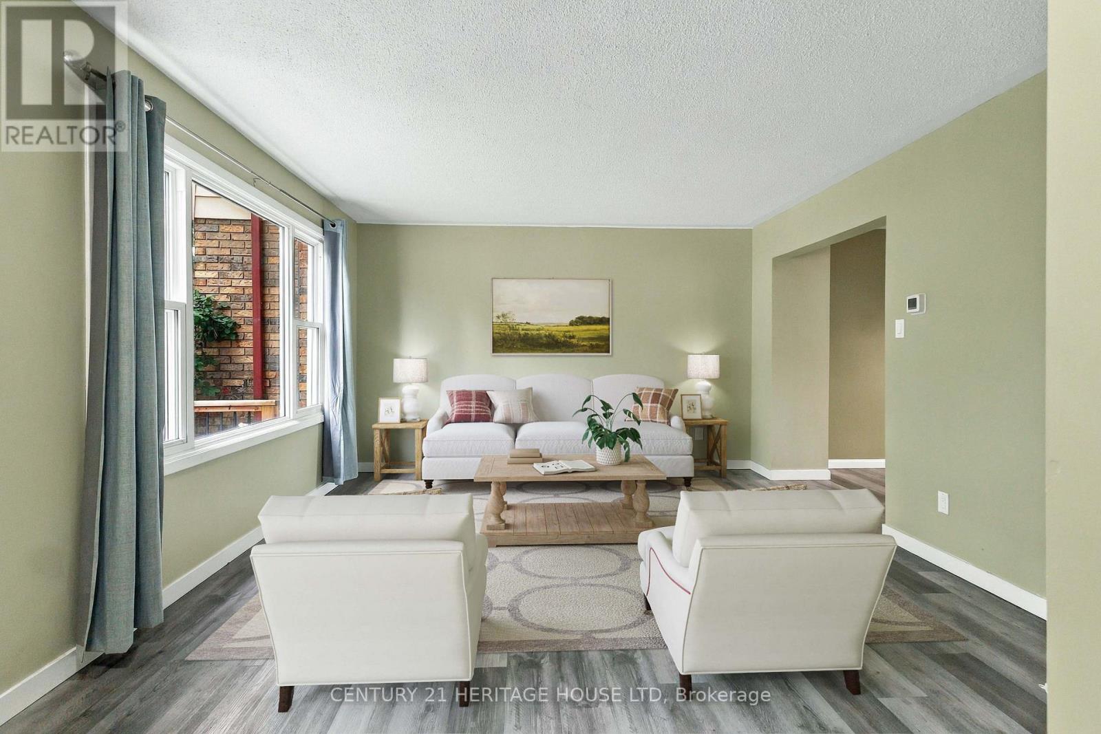 44 SASHA CRESCENT - 4