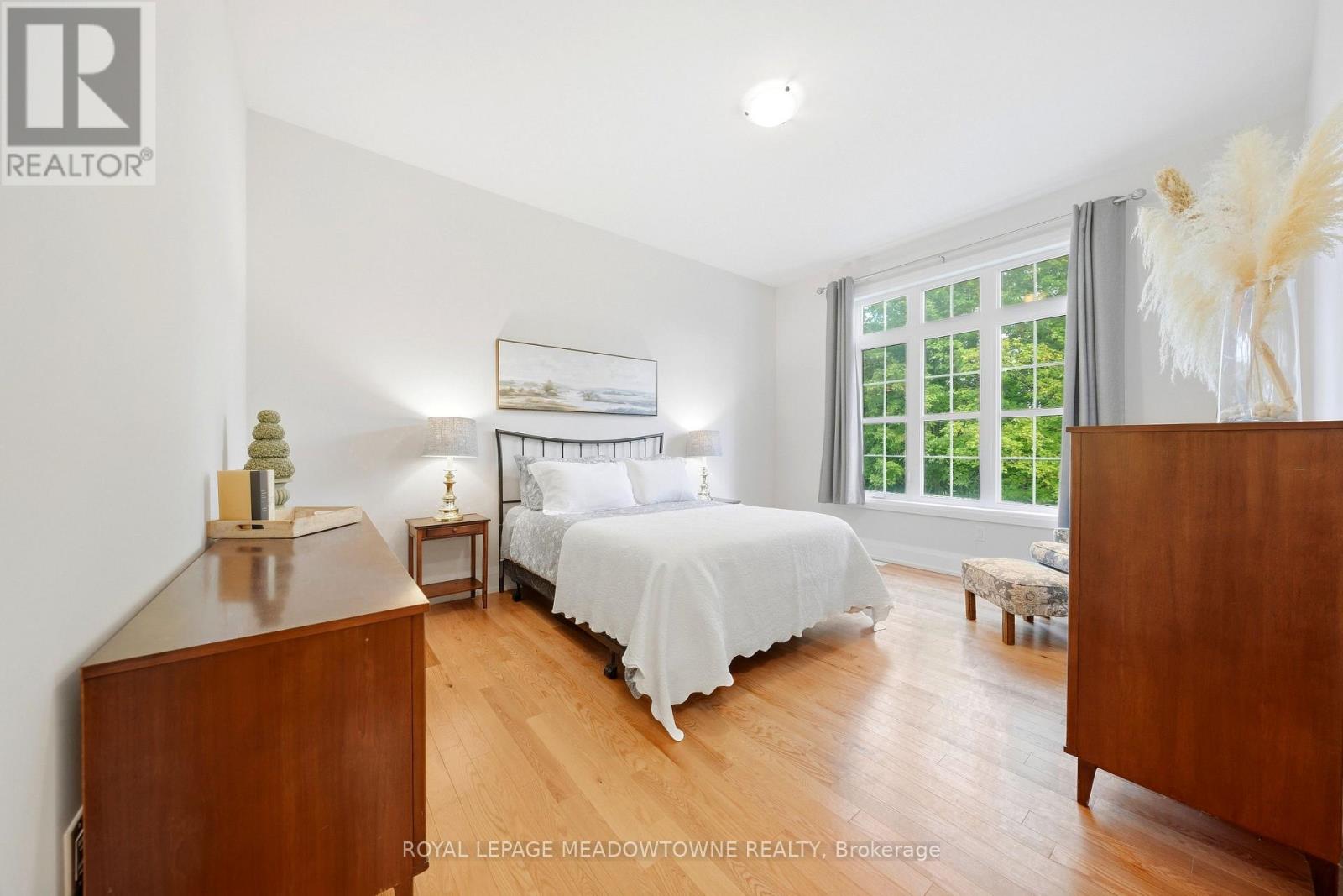 8 J B ROBSON COURT - 21
