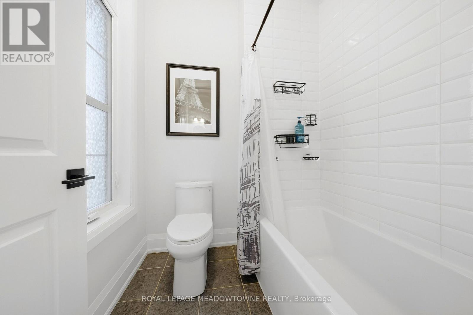 8 J B ROBSON COURT - Image 29