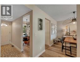 431 Brae Glen Crescent Sw, Calgary, AB T2W1B6 Photo 11