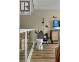 2pc Bathroom - 431 Brae Glen Crescent Sw, Calgary, AB T2W1B6 Photo 6