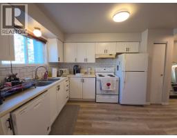 Living room - 240 Spieker Avenue, Tumbler Ridge, BC V0C2W0 Photo 9