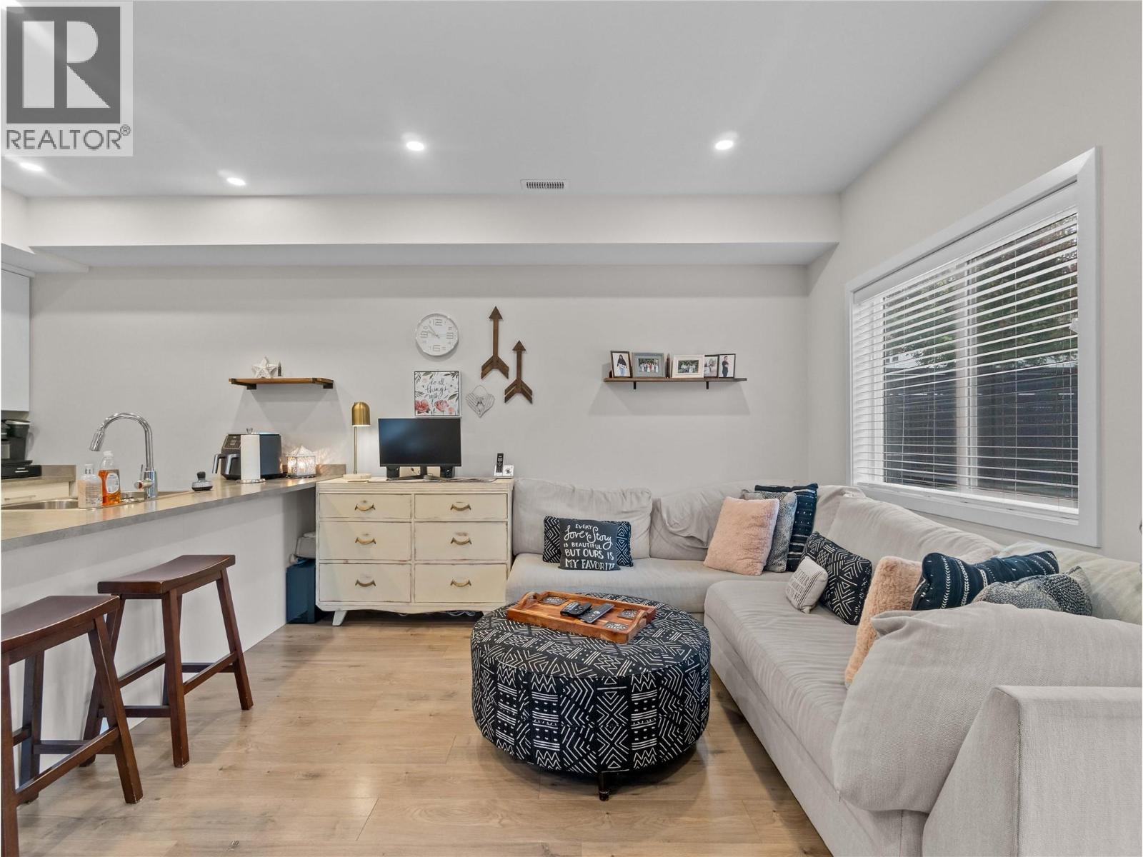 16 2081 11 Avenue Northeast, Salmon Arm