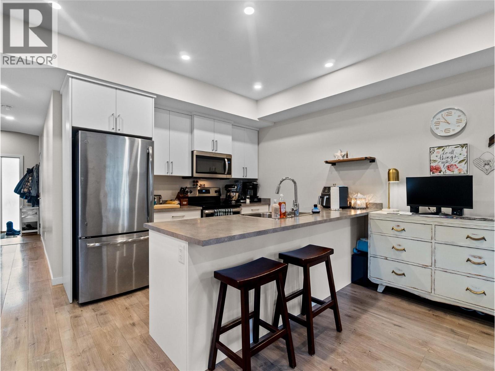 16 2081 11 Avenue Northeast, Salmon Arm