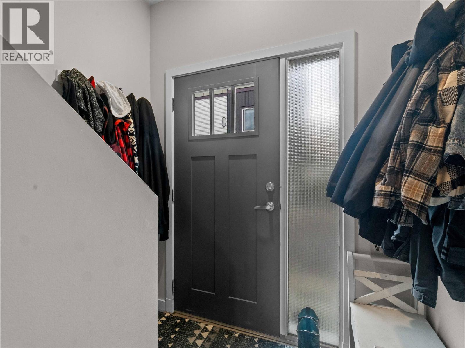 16 2081 11 Avenue Northeast, Salmon Arm