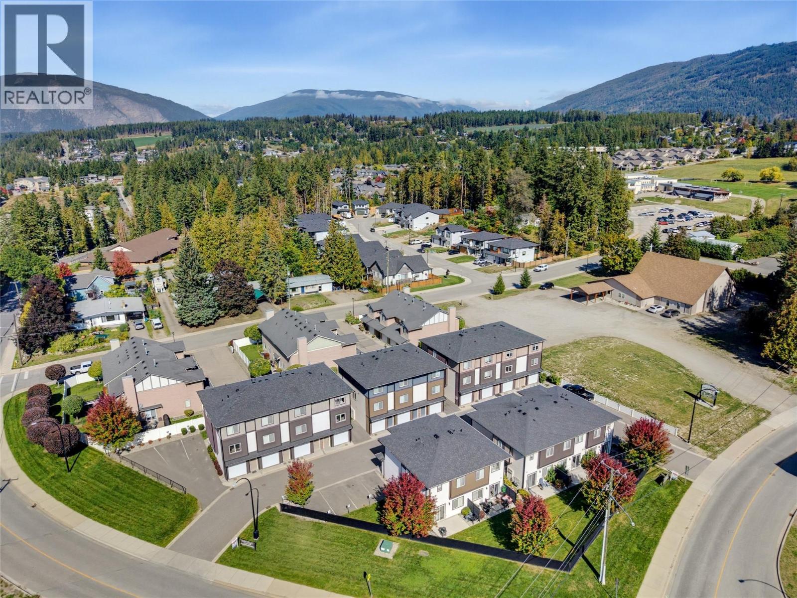 16 2081 11 Avenue Northeast, Salmon Arm