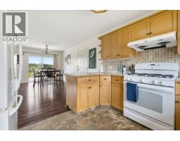 4904 Telqua Drive, 108 Mile Ranch, BC V0K2Z0 Photo 16
