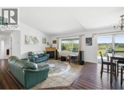 4904 Telqua Drive, 108 Mile Ranch, BC V0K2Z0 Photo 7