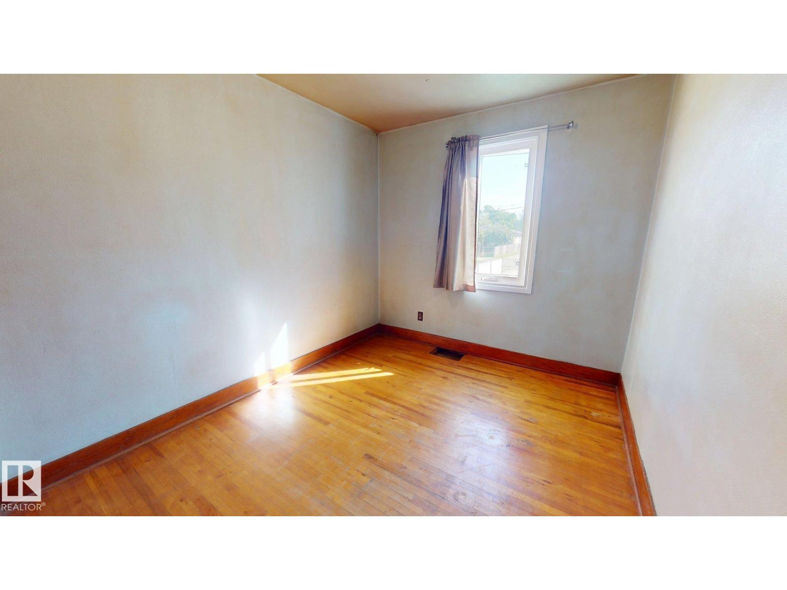 12225 81 ST NW - 7
