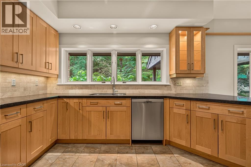 539 ONTARIO Street, Ancaster — photo 10