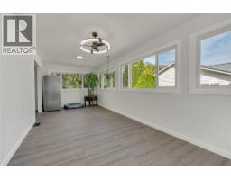 Full bathroom - 826 3rd Avenue, Keremeos, BC V0X1N0 Photo 11
