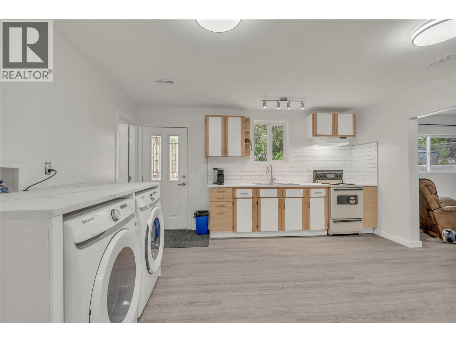 826 3rd Avenue - 26