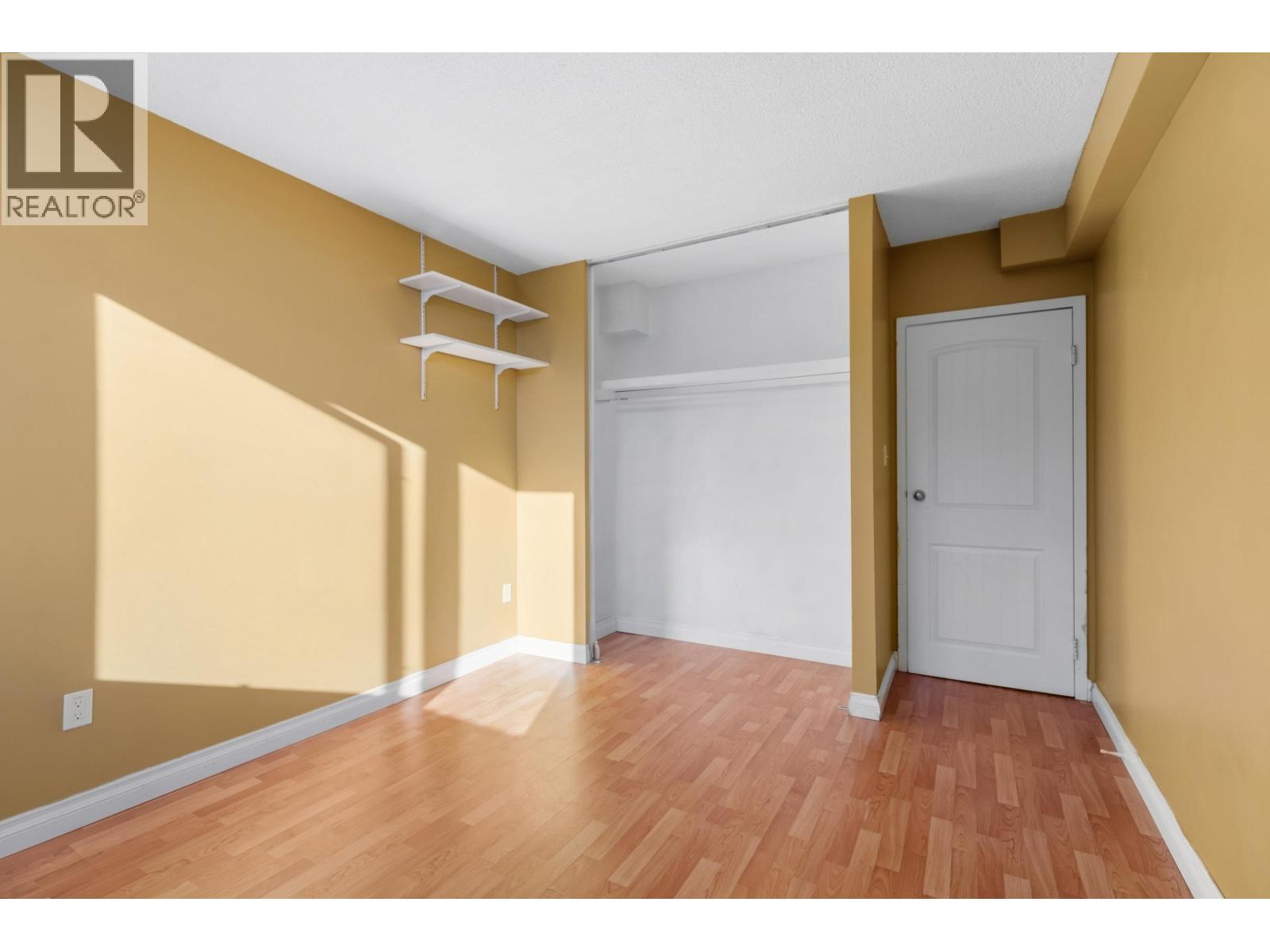 #704 1501 QUEENSWAY - Image 8
