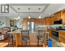 Living room - 94 Vermont Dr, Campbell River, BC V9W7K3 Photo 6