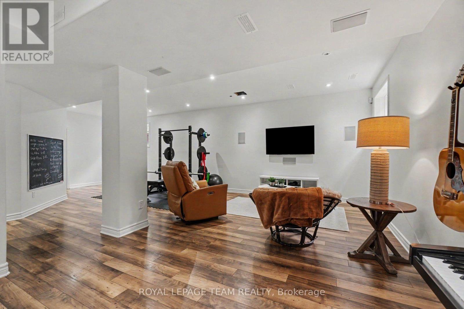 152 WEST RIDGE DRIVE photo 34