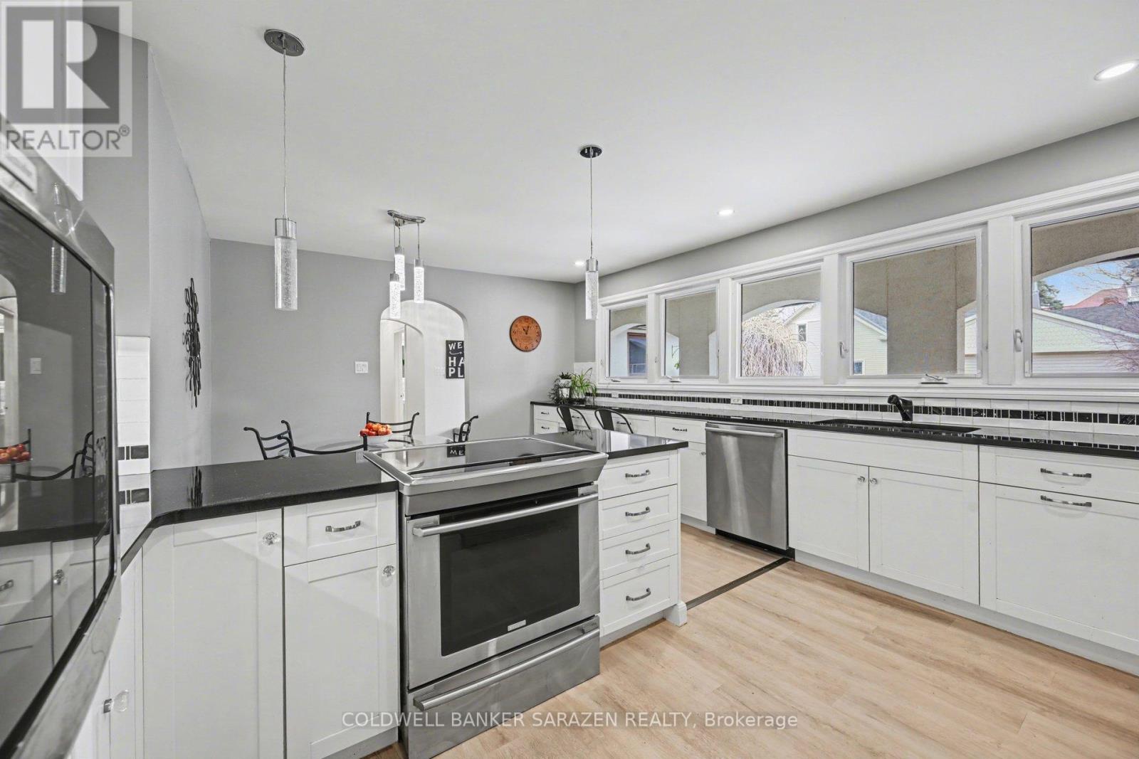 31 DANIEL STREET S, Arnprior — photo 9