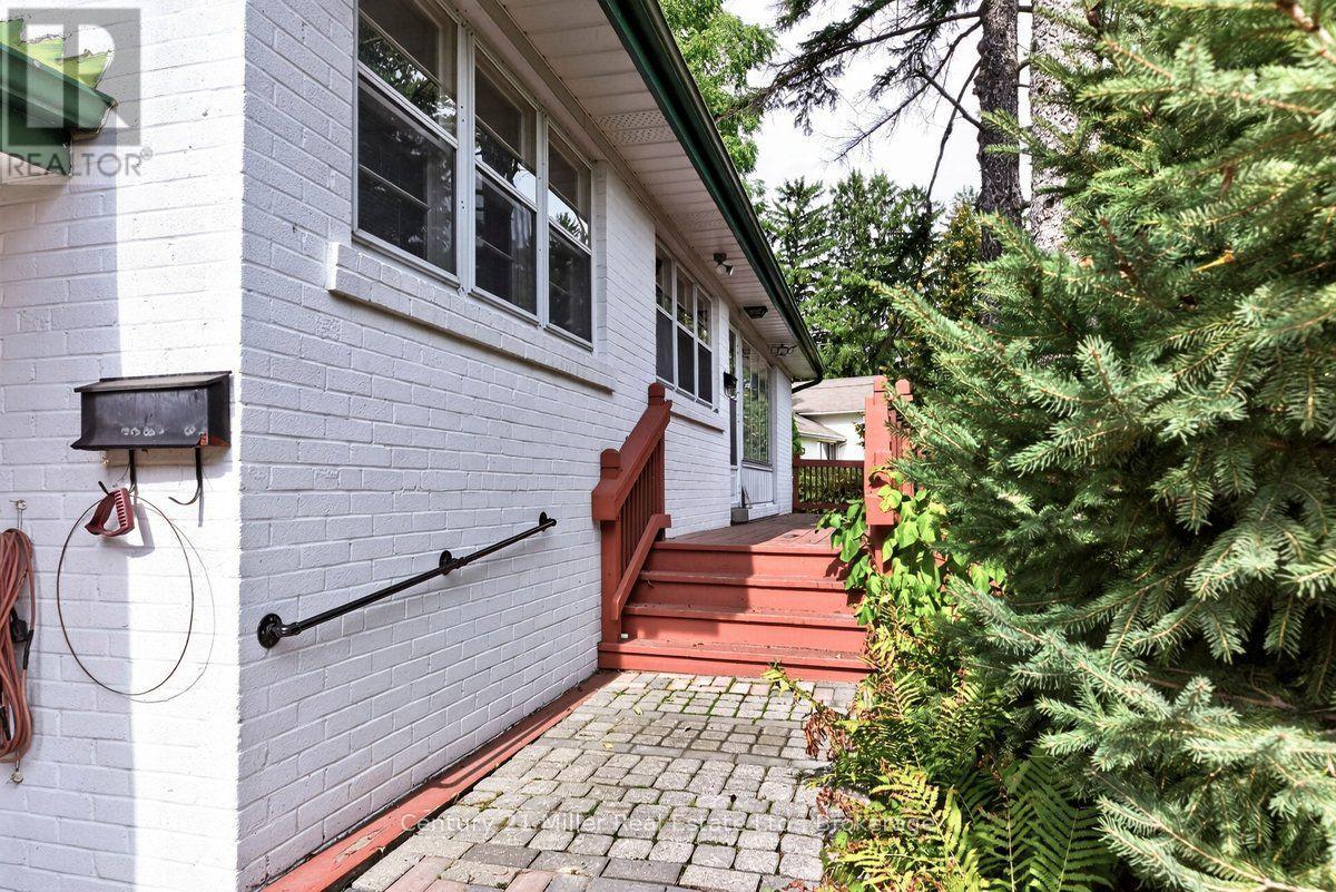 2013 DERAMORE DRIVE, Oakville (FD Ford) — photo 3