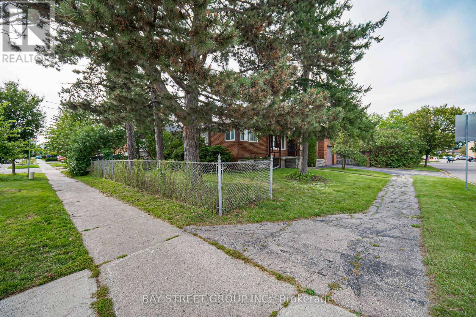 260 MOORE PARK AVENUE - 4