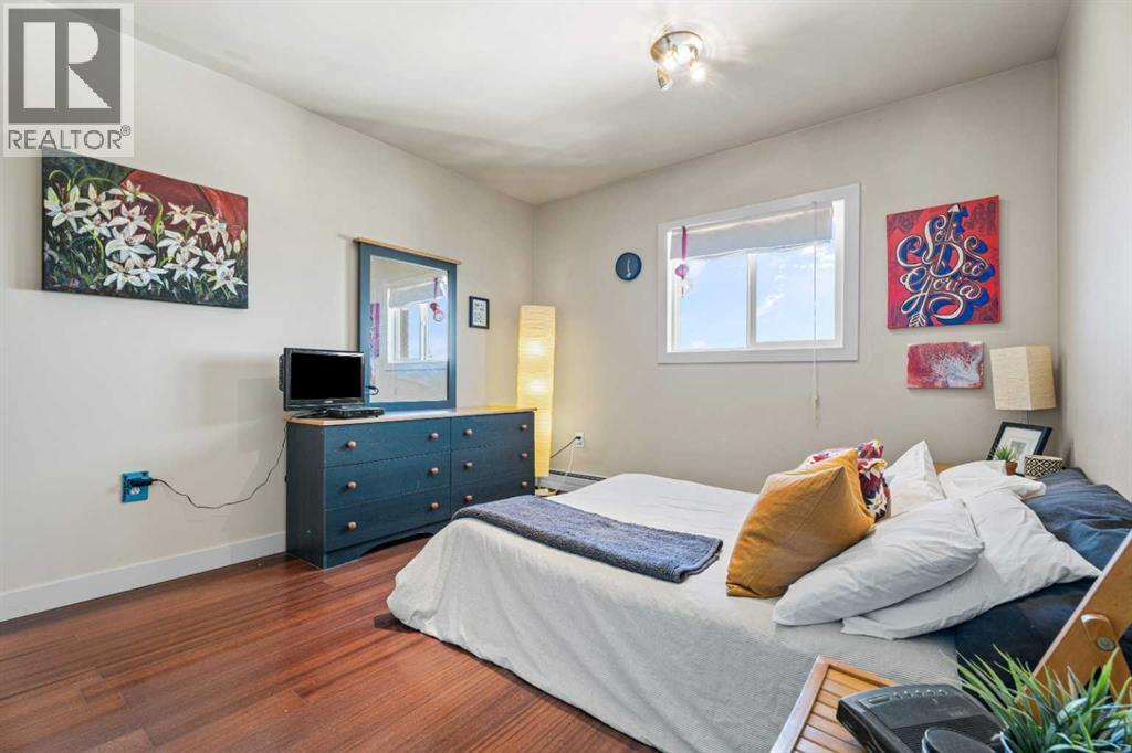 #404 1811 18A Street SW - 18