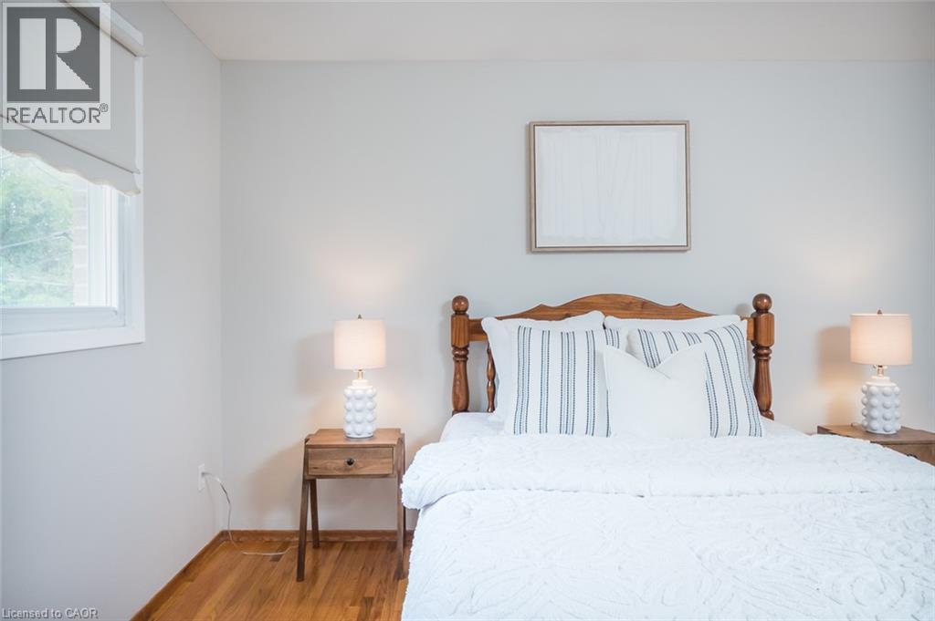 1237 REDBANK Crescent, Oakville — photo 12