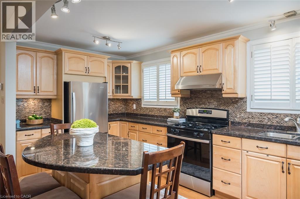 1237 REDBANK Crescent, Oakville — photo 9