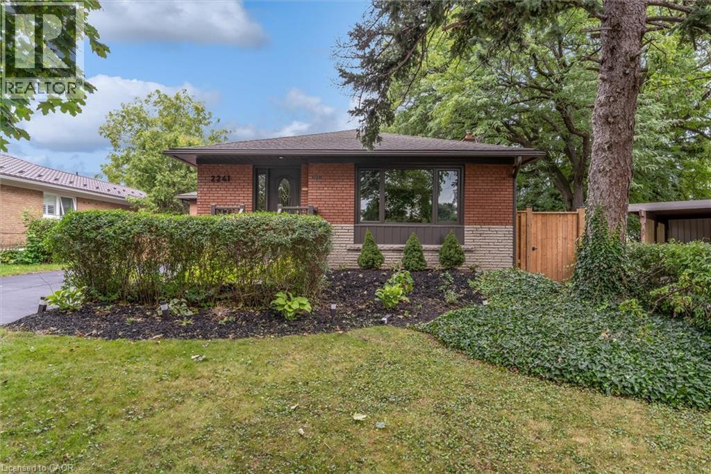 2241 JOYCE Street, Burlington — photo 2