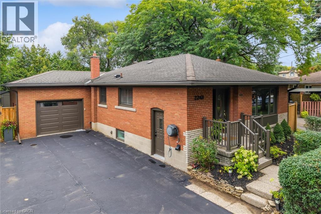 2241 JOYCE Street, Burlington — photo 3