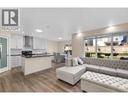 5pc Bathroom - 71 Kinlea Link Nw, Calgary, AB T3R0C3 Photo 9