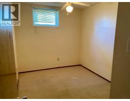 1908 18 Street N, Lethbridge, AB T1H4H2 Photo 22