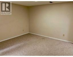 1908 18 Street N, Lethbridge, AB T1H4H2 Photo 20