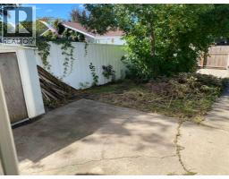 1908 18 Street N, Lethbridge, AB T1H4H2 Photo 28