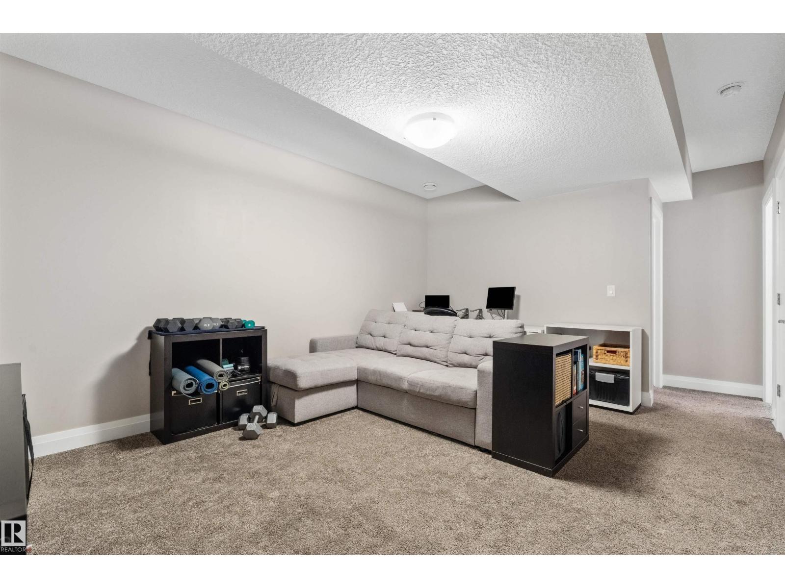 92 GILMORE WY - Image 32