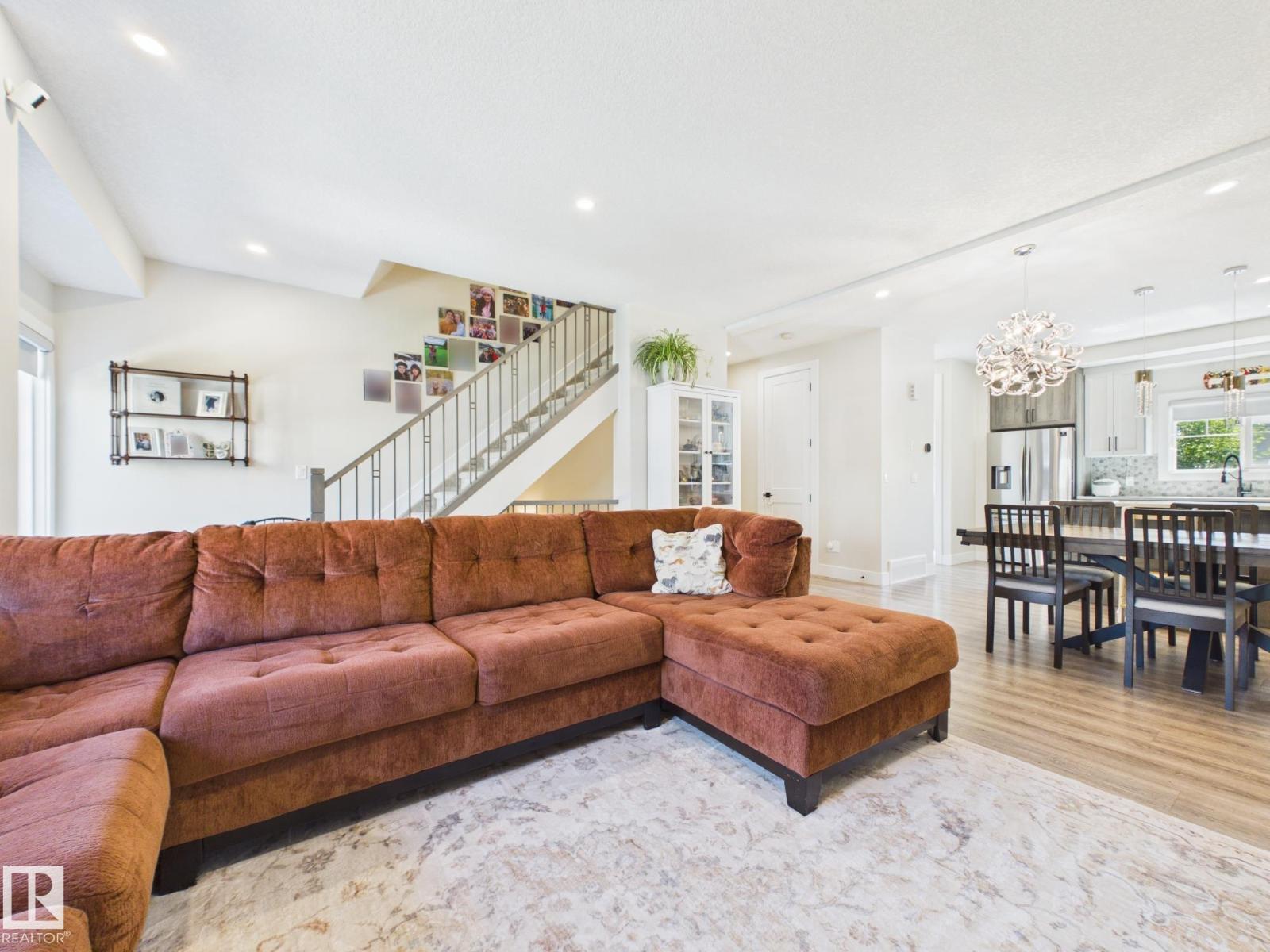 #11 230 EDGEMONT RD NW - 21