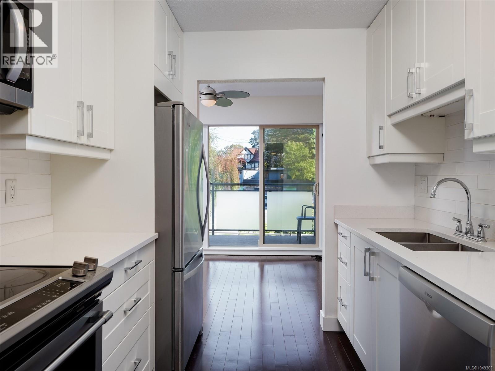 206 1545 Pandora Avenue, Victoria