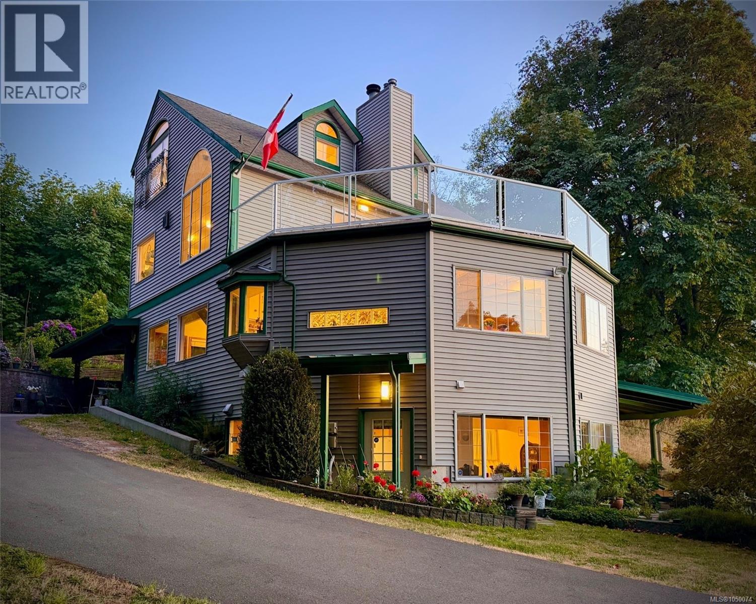 7815 Lantzville Rd - 1