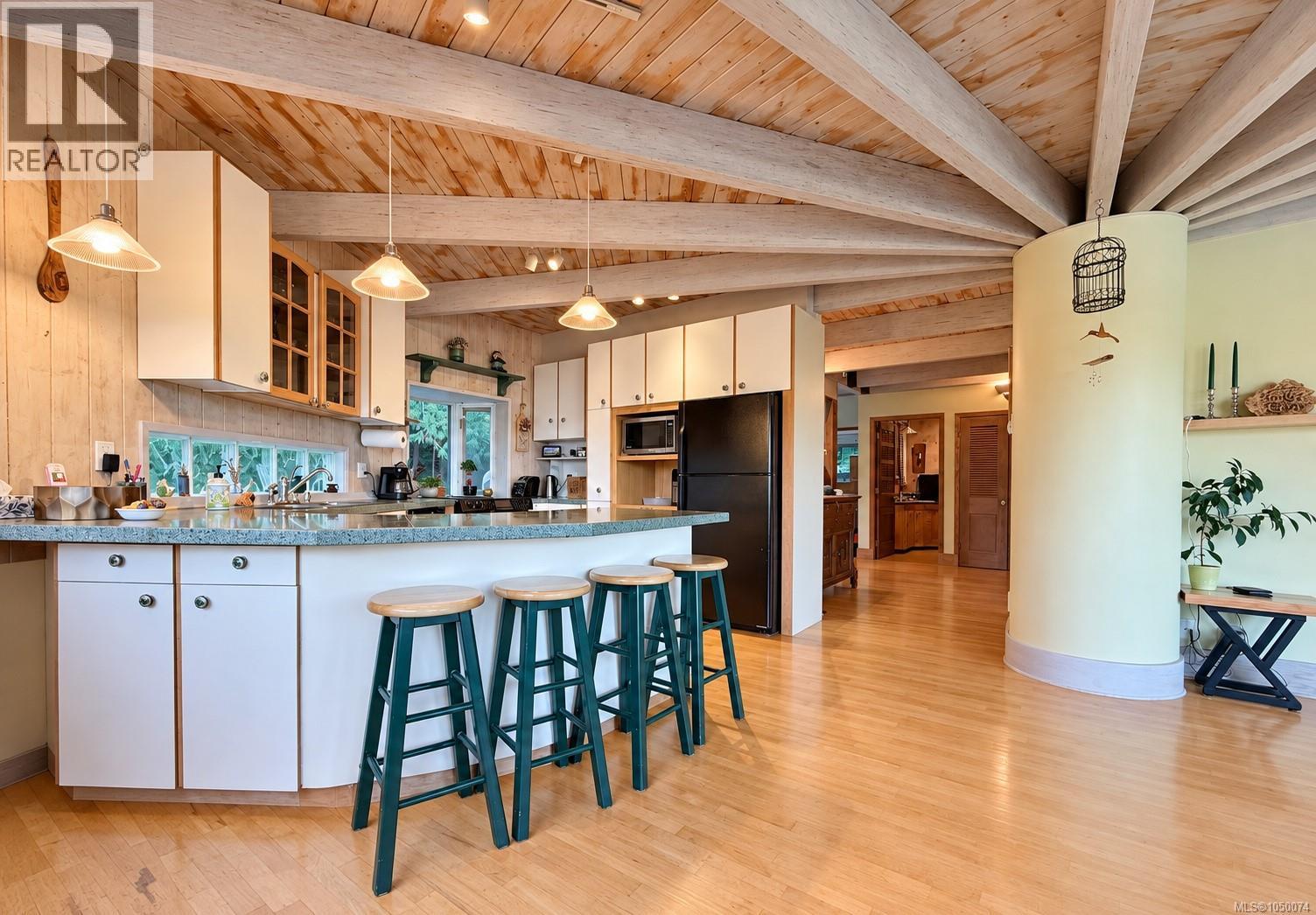 7815 Lantzville Rd - Image 38