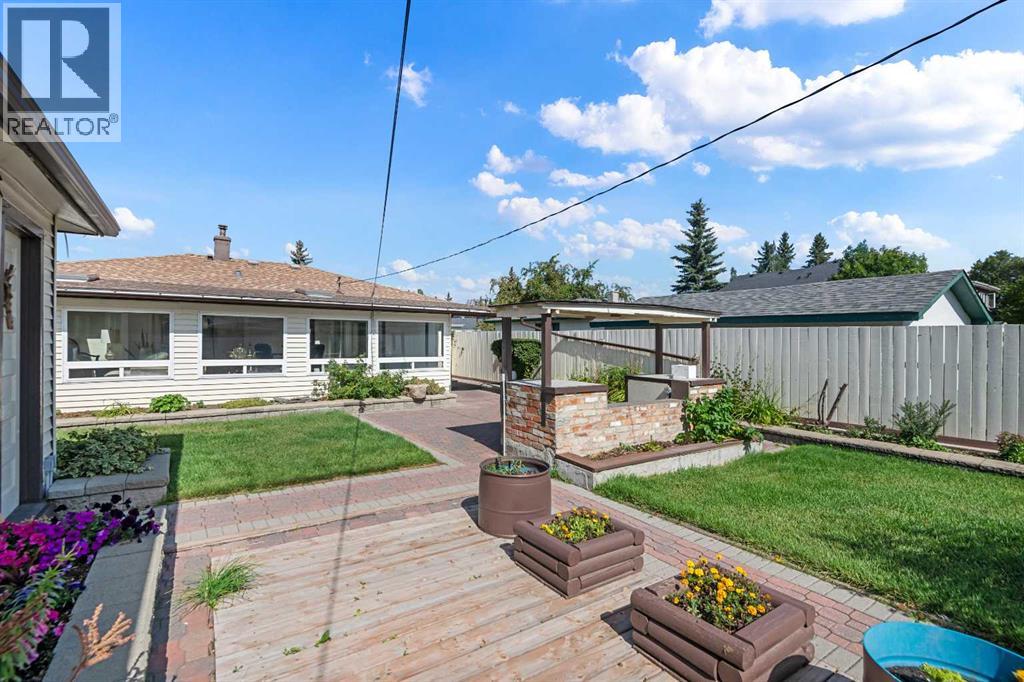 8335 47 Avenue NW - Image 33