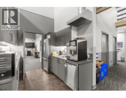 1025 Trench Place, Kelowna, BC V1Y9Y4 Photo 8