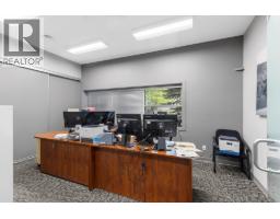 1025 Trench Place, Kelowna, BC V1Y9Y4 Photo 6