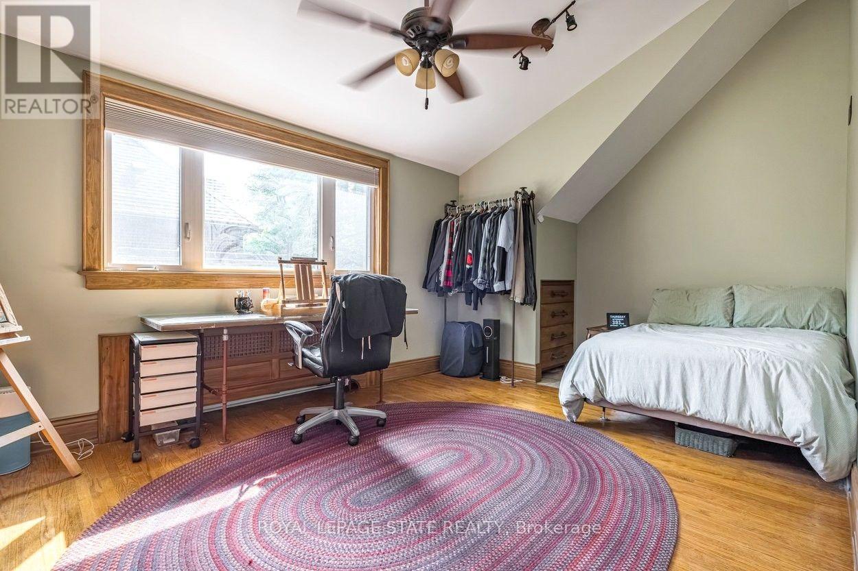 18 FORSYTH AVENUE N - 31