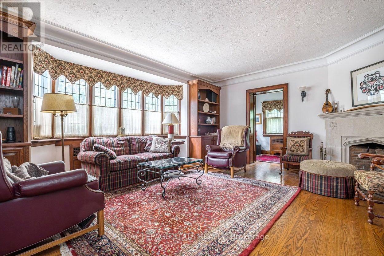 18 FORSYTH AVENUE N - 8
