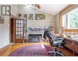 18 Forsyth Avenue N, Hamilton, ON L8S4E1 Photo 32
