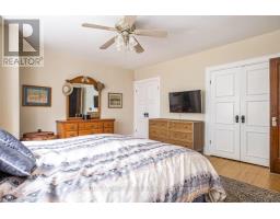 18 Forsyth Avenue N, Hamilton, ON L8S4E1 Photo 36