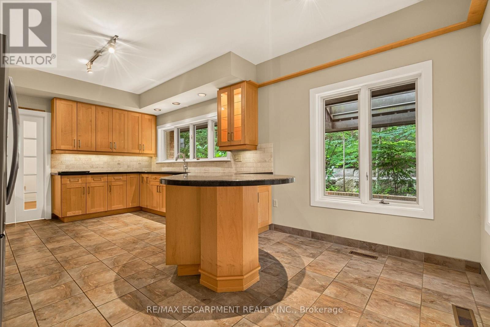 539 ONTARIO STREET, Hamilton (Ancaster) — photo 11