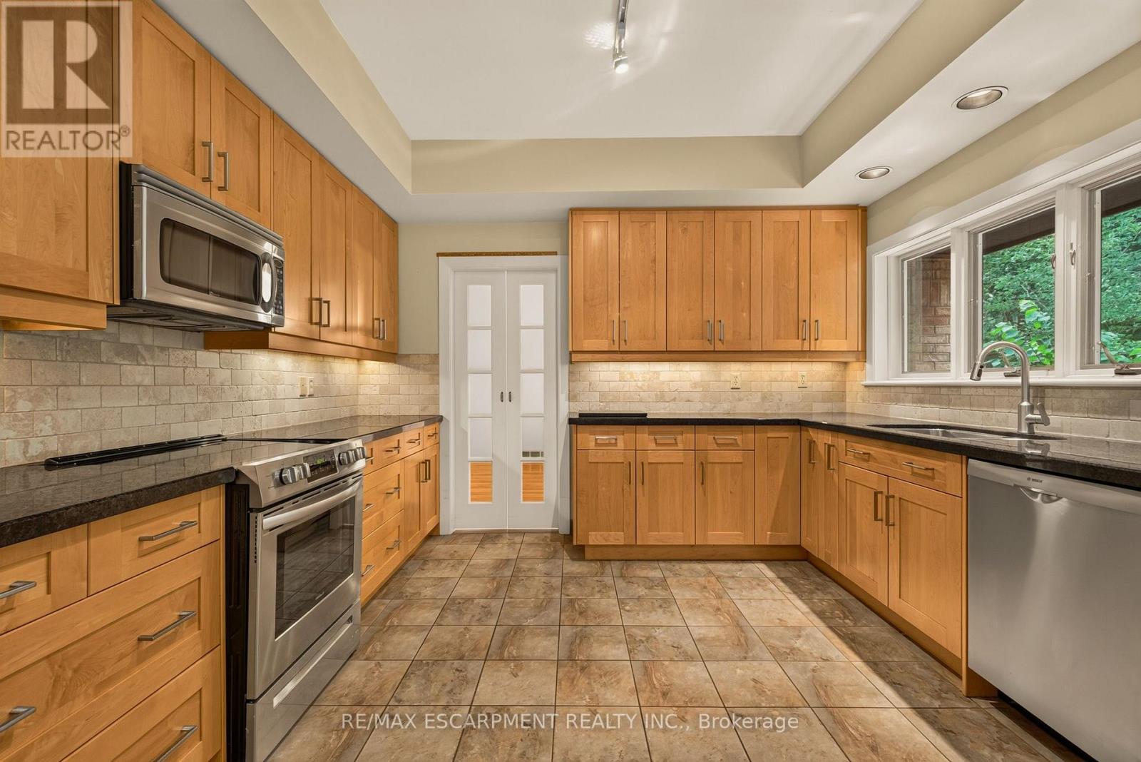 539 ONTARIO STREET, Hamilton (Ancaster) — photo 9