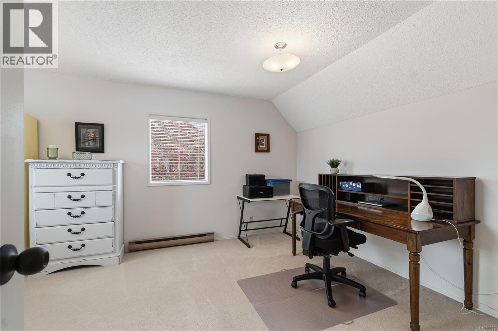 1 Sylvan Cres - 33