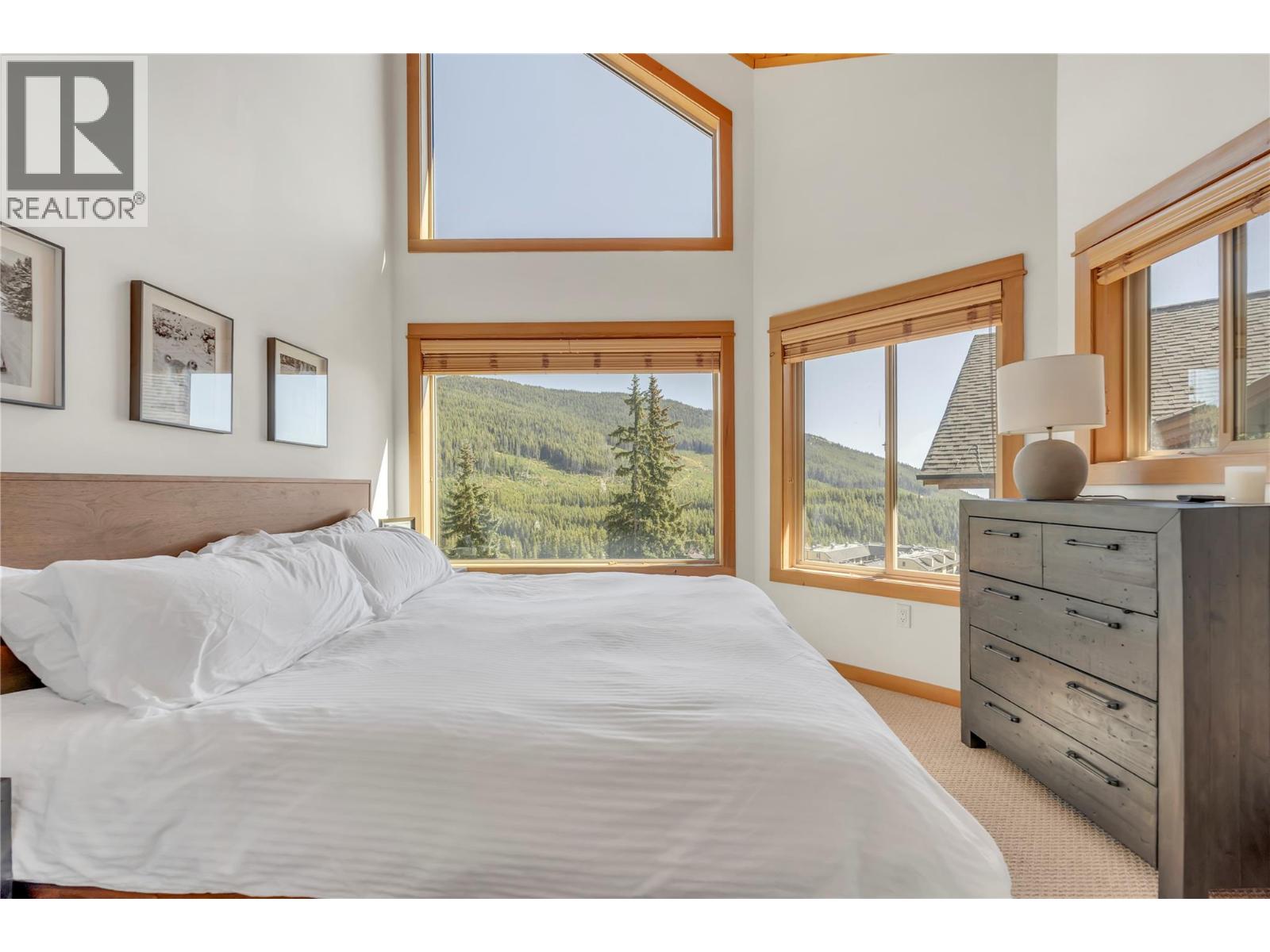 #14 306 Creekview Road - 35