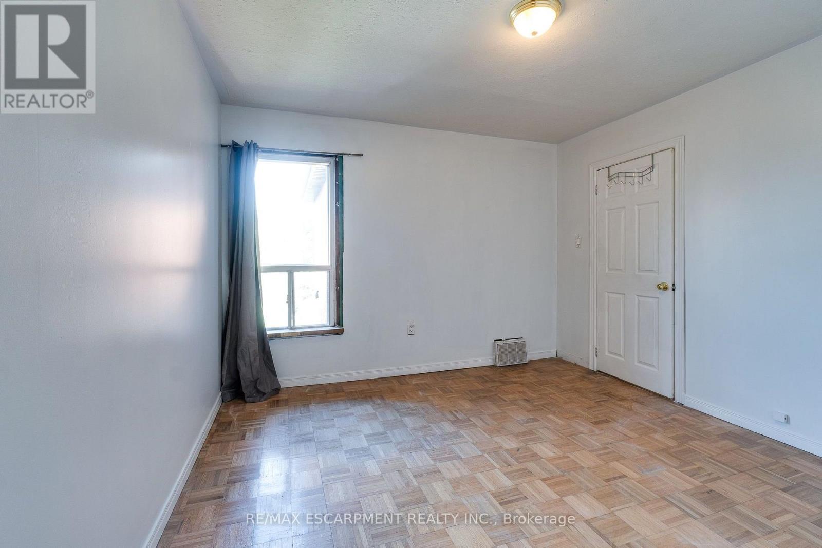 23 OAK AVENUE - 39
