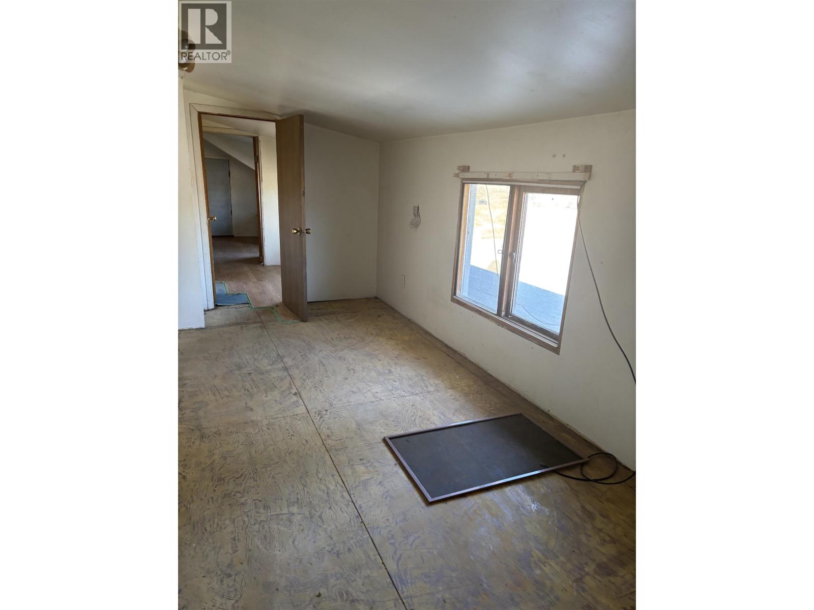 #BC 2275 WEBBER CRESCENT - 21