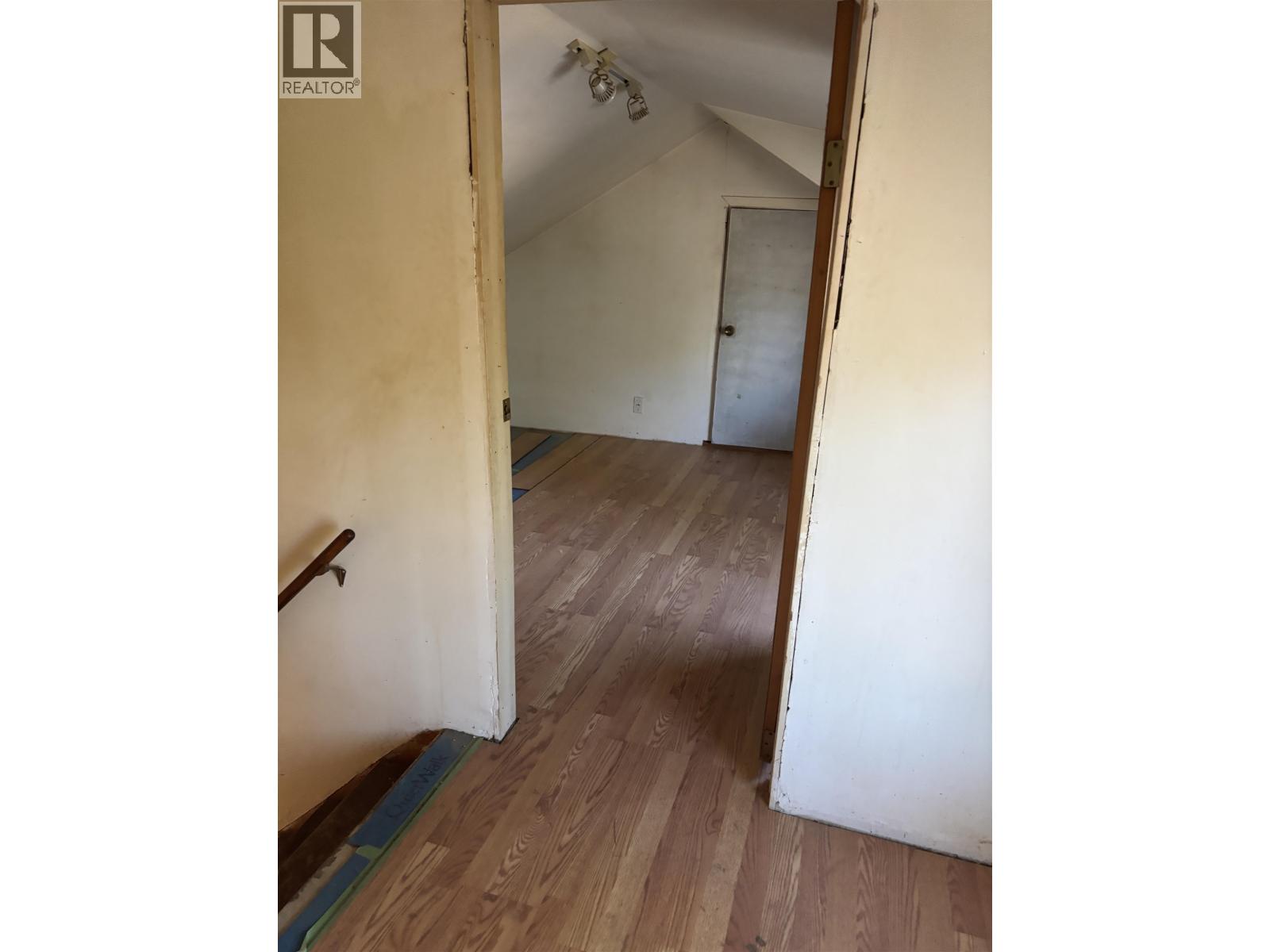 #BC 2275 WEBBER CRESCENT - 22